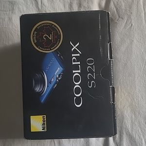 Nikon Coolpix S220